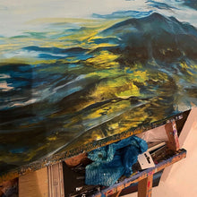 Last inn bildet i Galleri-visningsprogrammet, Starten av maleriet Blue I av Cecilie Rubach